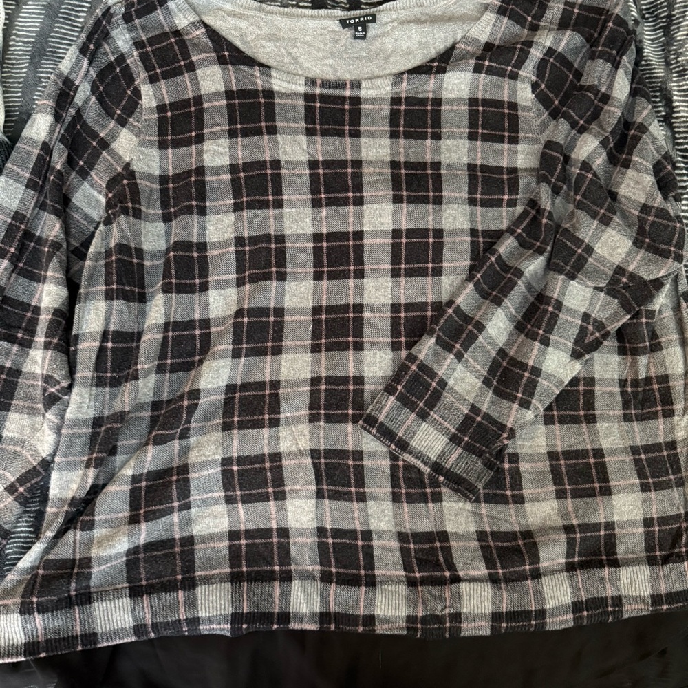 Torrid Boxy Black and Gray with pink Sleeve Sweater